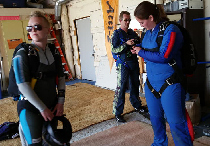What To Wear Skydiving | WNY Skydiving