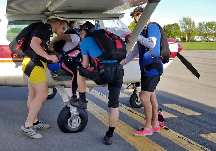 who are these people getting into the skydiving airplane before you?